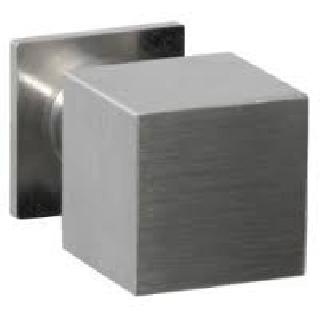 TIRADOR INOX CUADRADO TIRADOR INOX CUADRADO